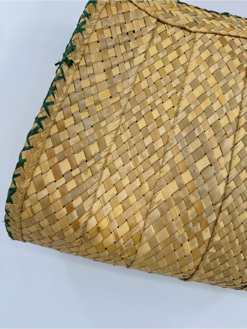 Vintage 60s Mid Century Hawaiian Real Shell Embroidered Raffia Shoulder Bag